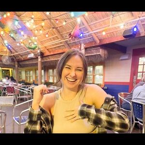 Meet your Posher, Nicole